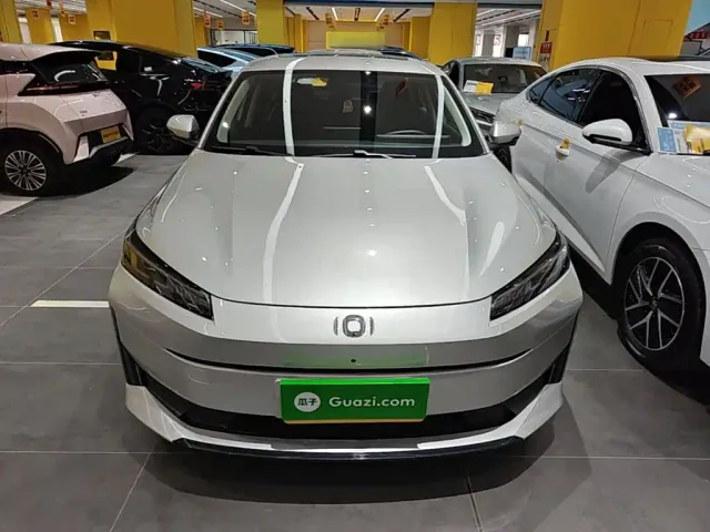 Changan Qiyuan A05 — Фото автомобиля 2