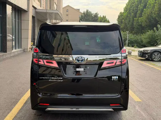 Toyota Vellfire — Фото автомобиля 4