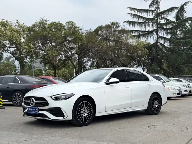 Фотография автомобиля — Mercedes-Benz C-Class