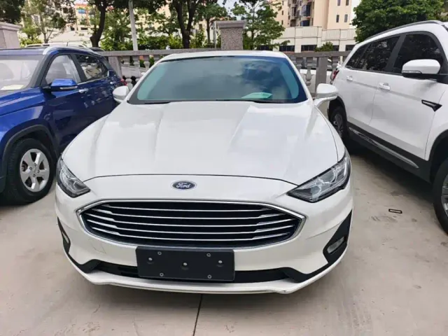 Ford Mondeo — Фото автомобиля 2