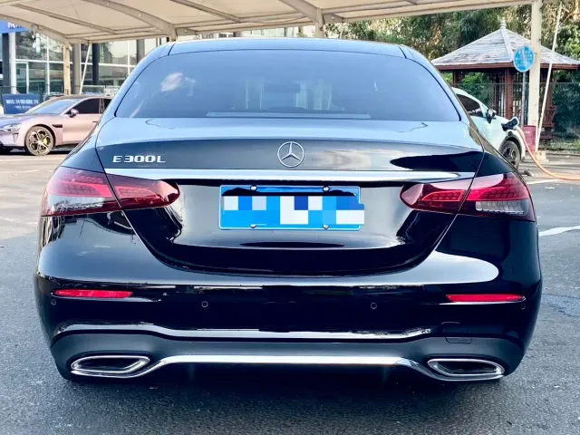 Mercedes-Benz E-Class — Фото автомобиля 5