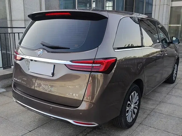 Buick GL8 — Фото автомобиля 4