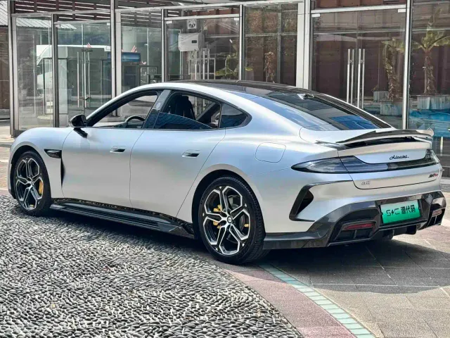 Xiaomi SU7 — Фото автомобиля 17
