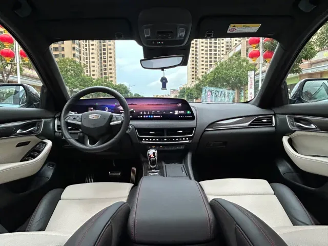 Cadillac CT5 — Фото автомобиля 20