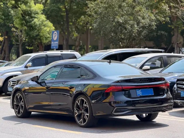 Audi A7L — Фото автомобиля 3
