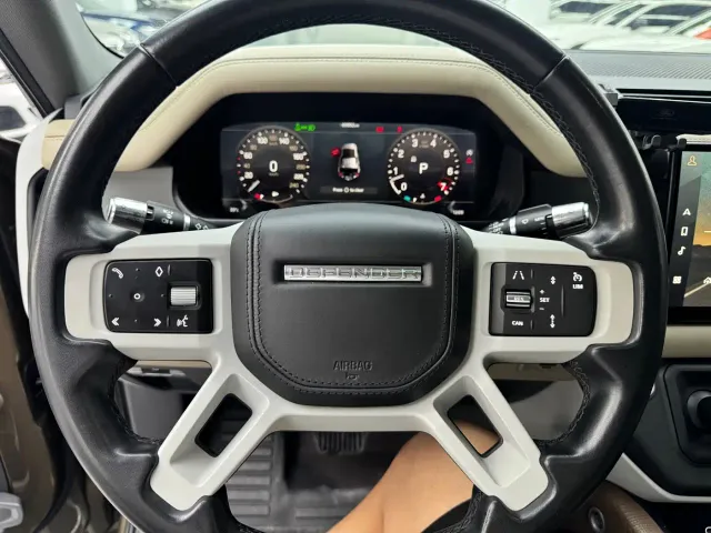 Land Rover Defender — Фото автомобиля 5