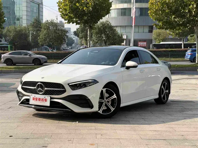 Фотография автомобиля — Mercedes-Benz A-Class
