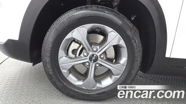 Kia Seltos — Фото автомобиля 5