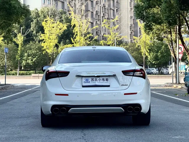 Maserati Ghibli — Фото автомобиля 4