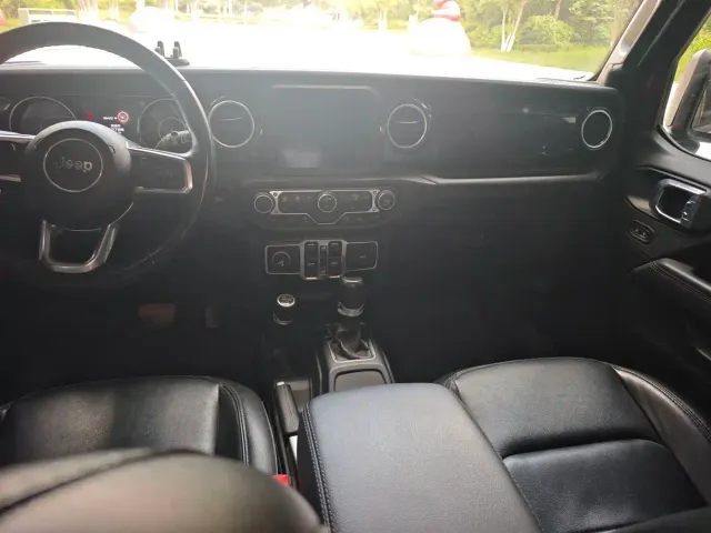 Jeep Wrangler — Фото автомобиля 7