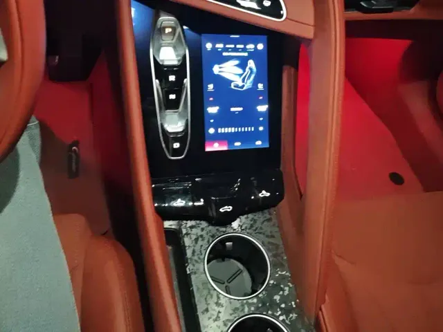 MG MG Cyberster 2024 520km Legend AWD Red Canopy Edition — Фото автомобиля 15