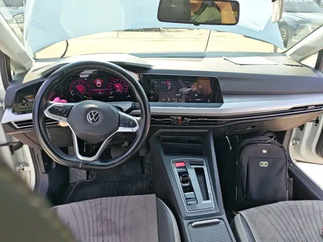 Volkswagen Golf — Фото автомобиля 9