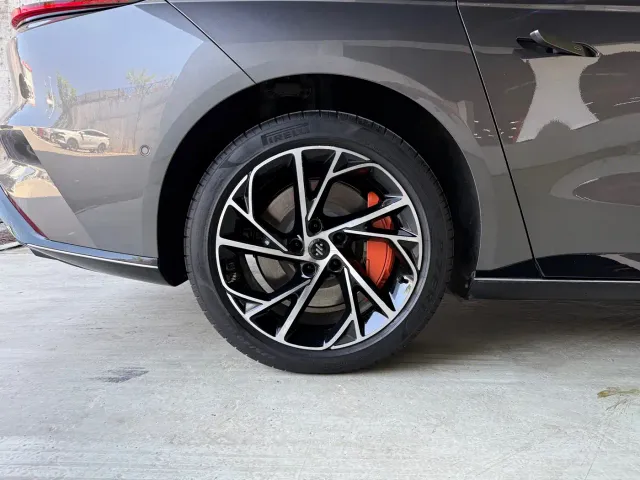 IM Motors L7 — Фото автомобиля 14