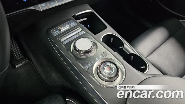 Genesis GV70 — Фото автомобиля 12