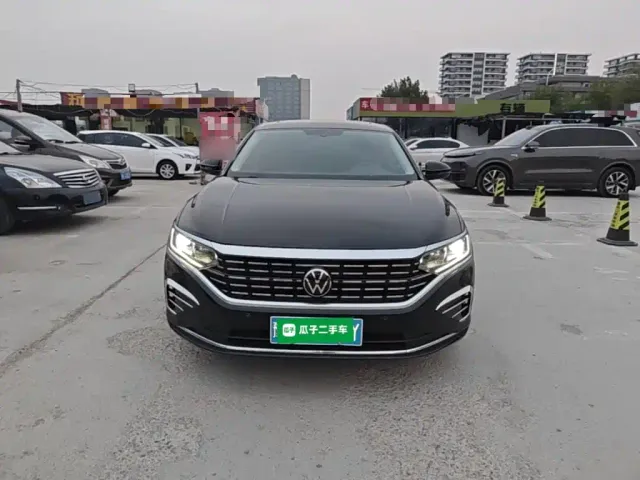 Volkswagen Passat — Фото автомобиля 2