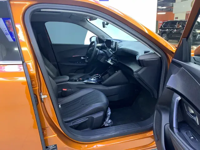Peugeot 2008 — Фото автомобиля 12