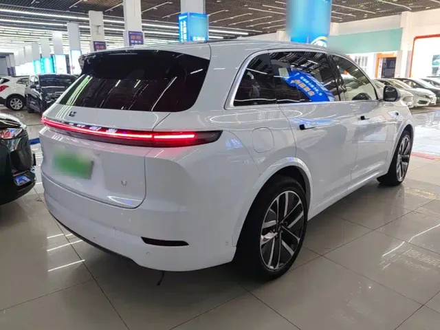 Li Auto L7 — Фото автомобиля 6