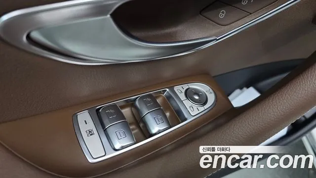 Mercedes-Benz E-Class — Фото автомобиля 6