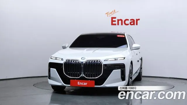 BMW 7-Series — Фото автомобиля 3