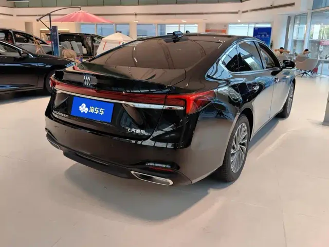 Buick LaCrosse — Фото автомобиля 3