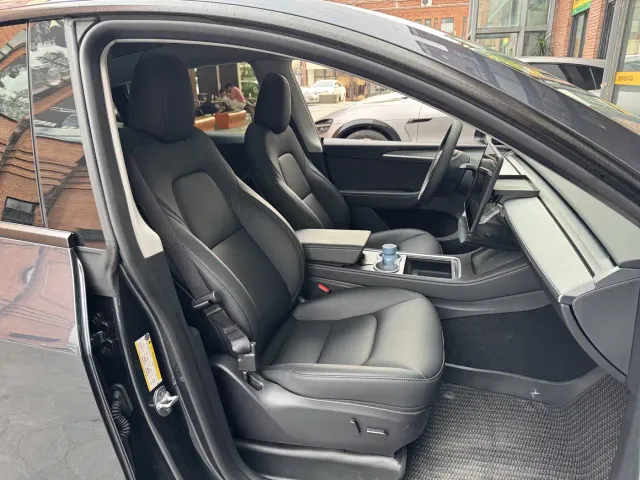 Tesla Model Y — Фото автомобиля 20