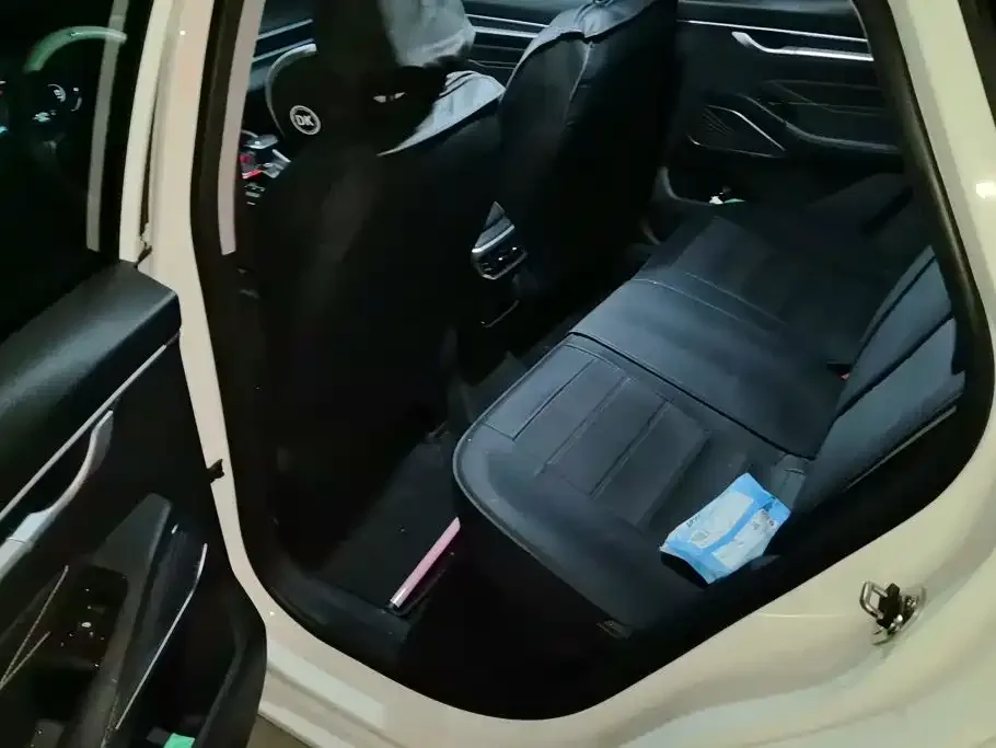 Geely Emgrand 2022 4th Generation 1.5L CVT Premium — Фото автомобиля 11