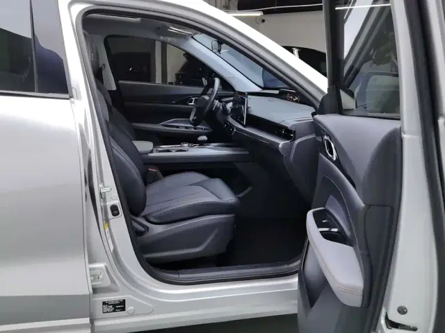 Changan Z6 — Фото автомобиля 8