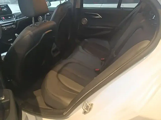 BMW 1 Series — Фото автомобиля 16