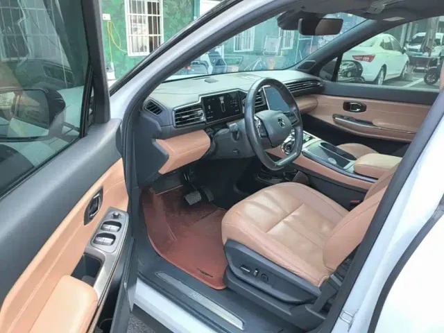 Nio ES8 — Фото автомобиля 15