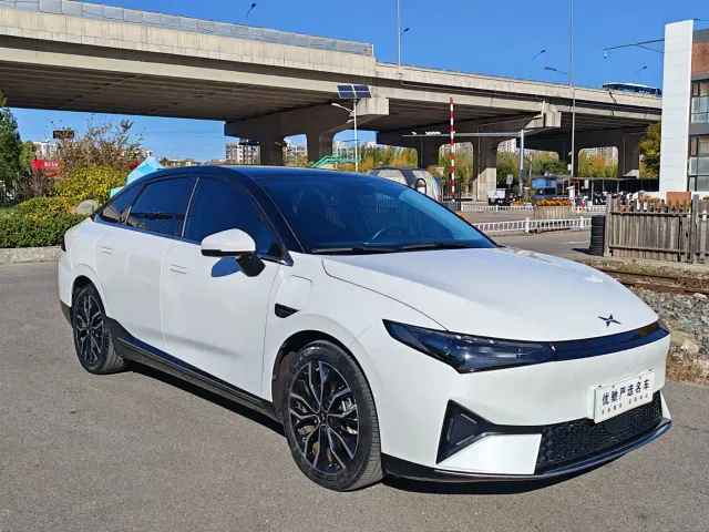 Xpeng P5 — Фото автомобиля 3