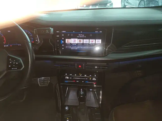 Volkswagen Passat — Фото автомобиля 12