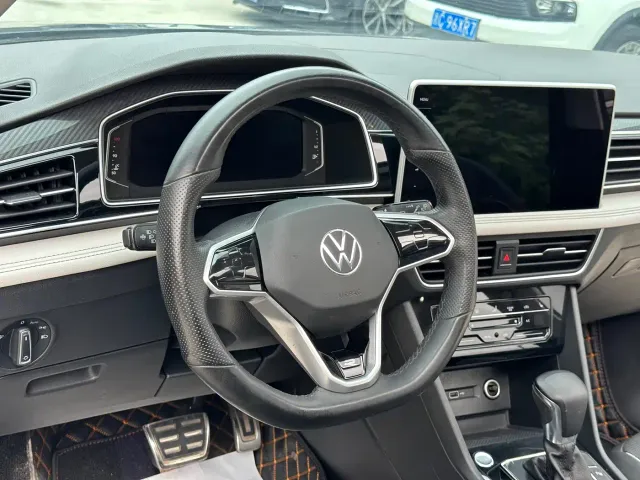 Volkswagen Tiguan L — Фото автомобиля 16
