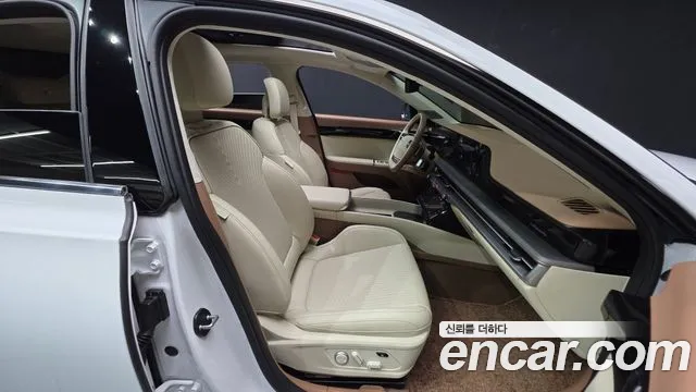 Hyundai Grandeur GN7 — Фото автомобиля 16