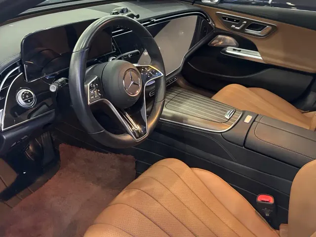 Mercedes-Benz E-Class — Фото автомобиля 4