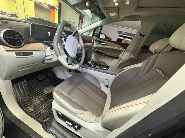Forthing Yacht — Фото автомобиля 6