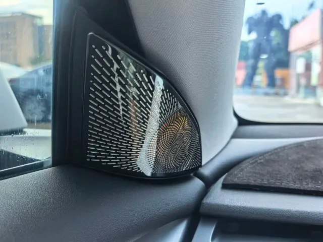 Tesla Model 3 — Фото автомобиля 18