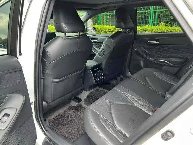 Toyota Avalon — Фото автомобиля 13