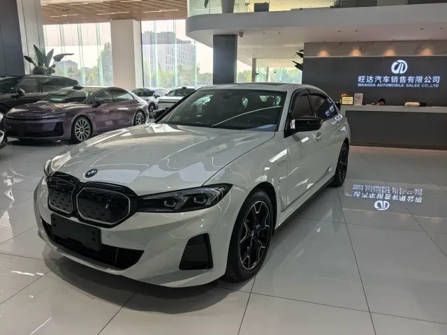 Фотография автомобиля — BMW i3