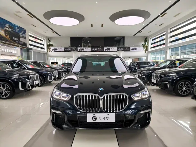 BMW BMW X5 2022 xDrive 30Li Premium M Sport Package — Фото автомобиля 3