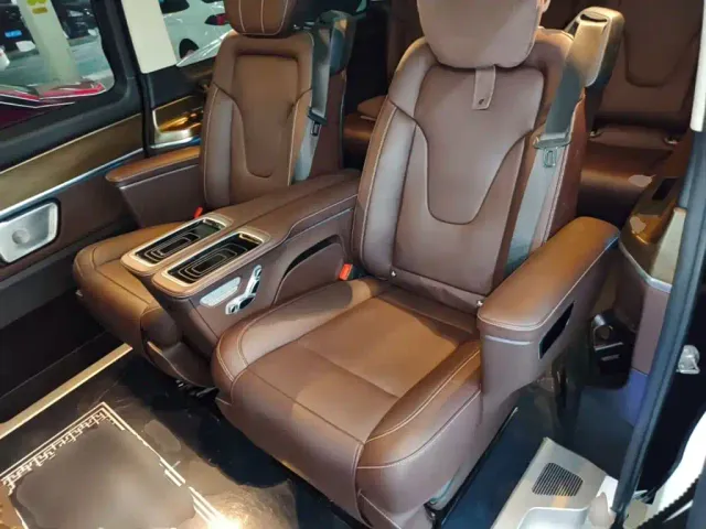 Mercedes-Benz V-Class — Фото автомобиля 16