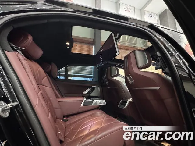 BMW 7-Series 7 серия (G70) 740i sDrive Design Pure Excellence — Фото автомобиля 19