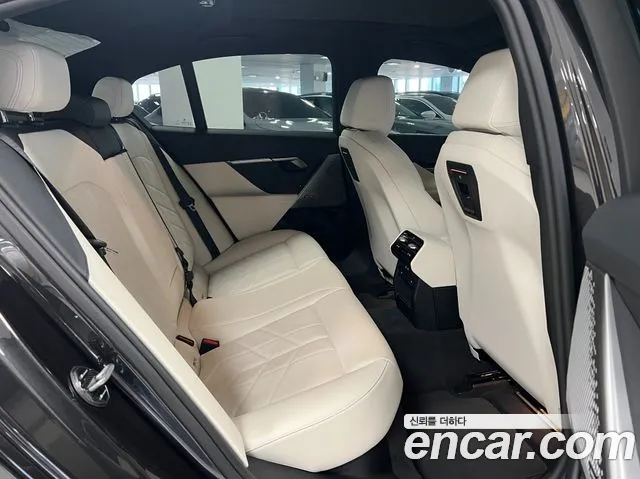 BMW 5 Series G60 — Фото автомобиля 14