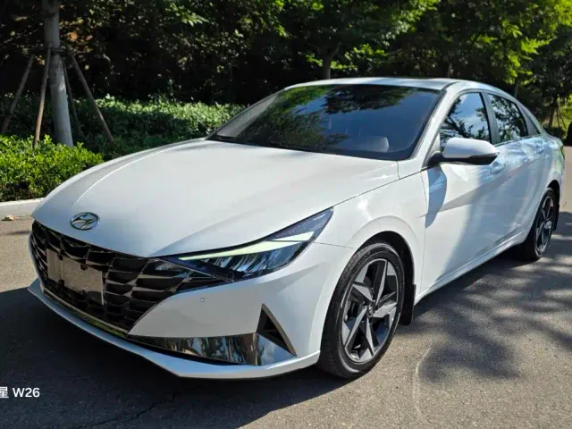 Фотография автомобиля — Hyundai Elantra