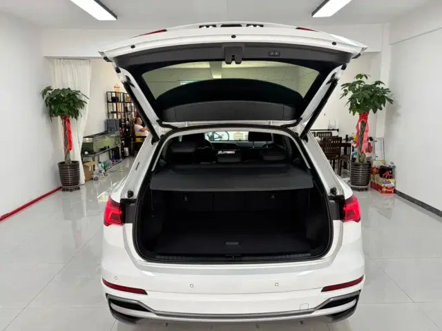 Audi Q3 — Фото автомобиля 10