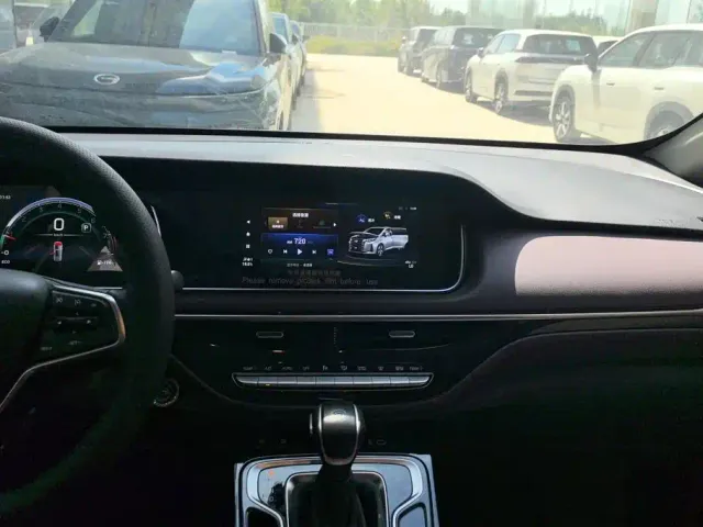 GAC Trumpchi M6 — Фото автомобиля 13