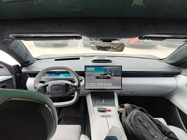 Lynk & Co Z10 — Фото автомобиля 17