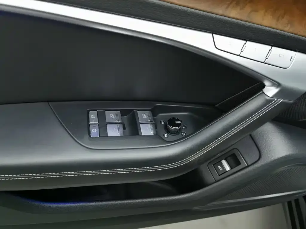 Audi Audi A6L 2023 55 TFSI quattro Premium Dynamic — Фото автомобиля 9