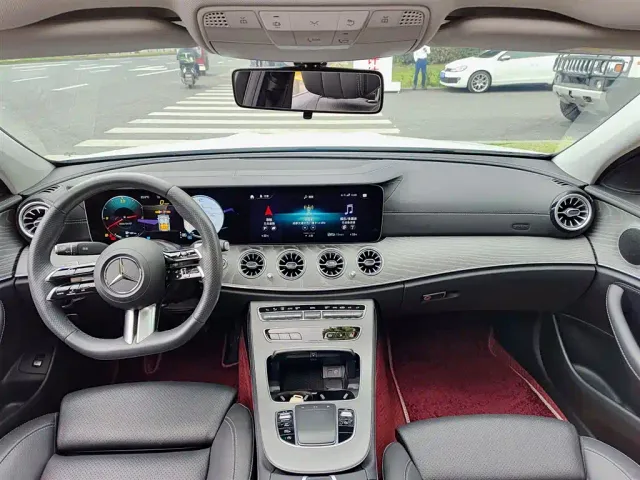 Mercedes-Benz E-Class — Фото автомобиля 10