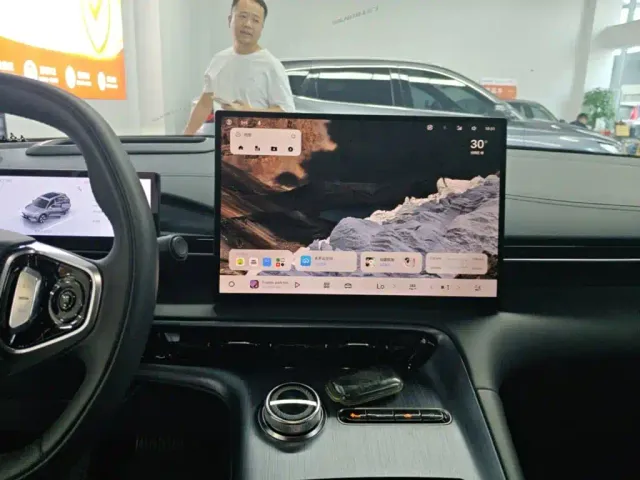 Geely Galaxy E5 — Фото автомобиля 12
