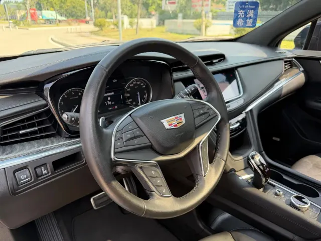 Cadillac XT5 — Фото автомобиля 9